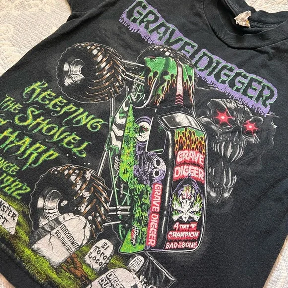 1992 Grave Digger Black T-Shirt baby tee Y2k - Picture 3 of 4